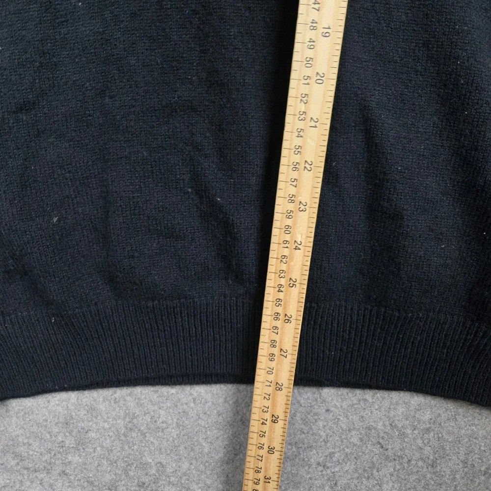 Vtg Club Room Sweater Mens M Black V-Neck 100% Lambswool Knit Preppy Classic - Picture 7 of 8